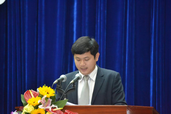 Ông Lê Phước Hoài Bảo, Giám đốc Sở KH-ĐT Quảng Nam báo cáo tại kỳ họp HĐND tỉnh tháng 12/2015