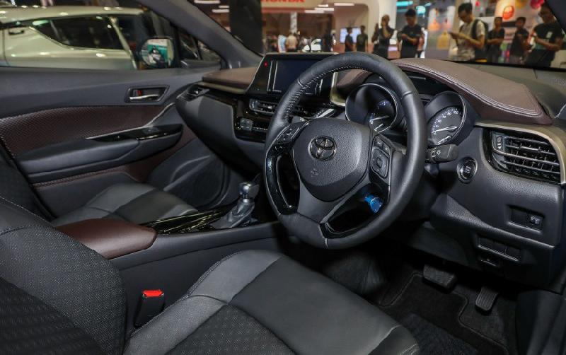 Xe++ - Toyota C-HR có giá bán hơn 800 triệu đồng tại Malaysia (Hình 5).