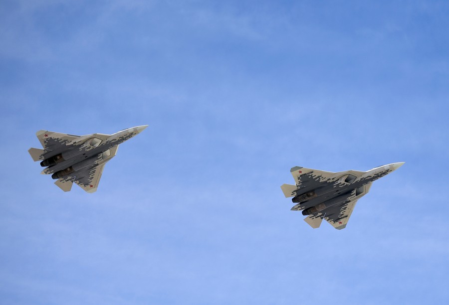 Hai chiến đấu cơ hàng đầu Su-57 của Nga