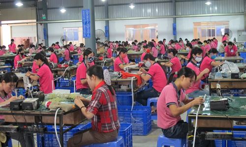 Hiện có một tỷ lệ lớn lao động trẻ làm việc trong lĩnh vực hộ gia đình, phi chính thức hoặc không đúng với chuyên môn được đạo tạo. Ảnh minh họa