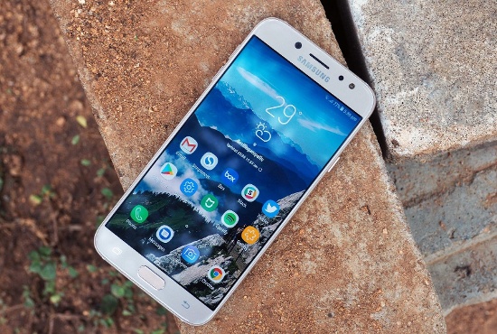 Như vậy màn hình J7 Pro hiển thị hình ảnh độ chi tiết cao hơn, nhưng màn hình A6 2018 lại mang đến trải nghiệm rộng rãi mới lạ hơn với nhiều không gian hiển thị hơn. Nhìn chung nếu cần một màn hình hiển thị chất lượng tốt thì nên chọn J7 Pro, trong khi màn hình A6 2018 chỉ dành cho những người cần một trải nghiệm mẻ hơn. 