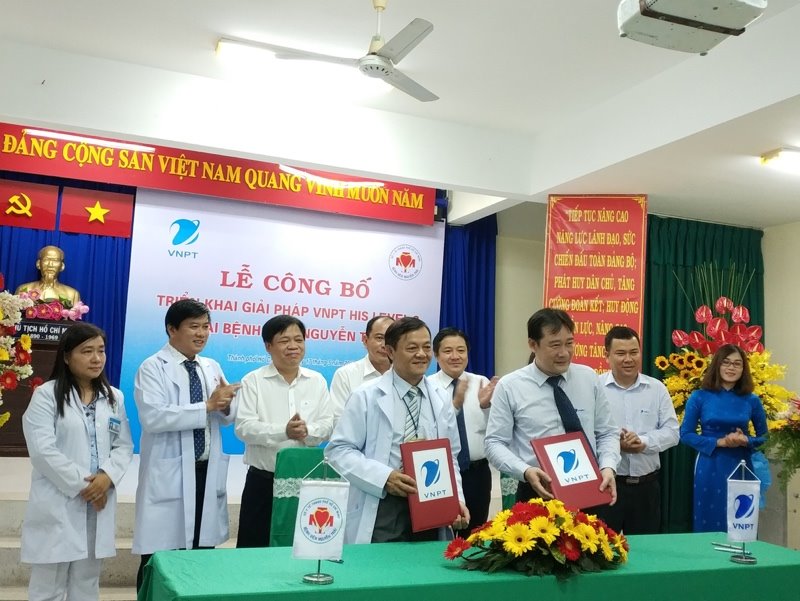 Tập đoàn VNPT và Bệnh viện Nguyễn Trãi ký kết áp dụng VNPT-HIS level 02