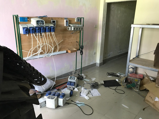 Tài sản bên trong công ty của anh Định bị các đối tượng lấy đi nhằm xiết nợ