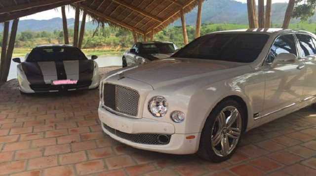 Ông Đặng Lê Nguyên Vũ còn có niềm đam mê đặc biệt với các dòng xe sang như Rolls - Royce Phantom, Bentley Mulsanne.